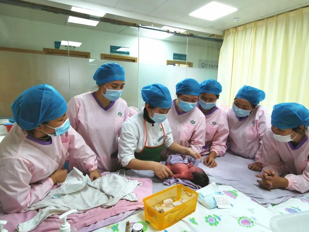 广南县妇婴监护型护送